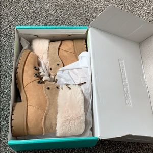 Maurice Boots size 8.5 brand new in box